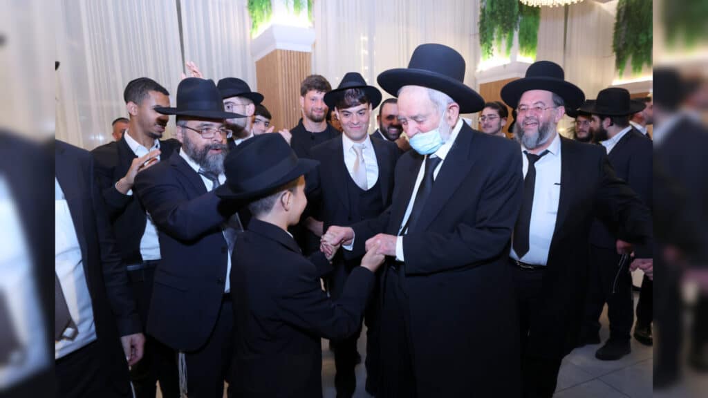 גלריה: שמחת הבר מצוה לנינו של הגאון רבי יצחק כהן