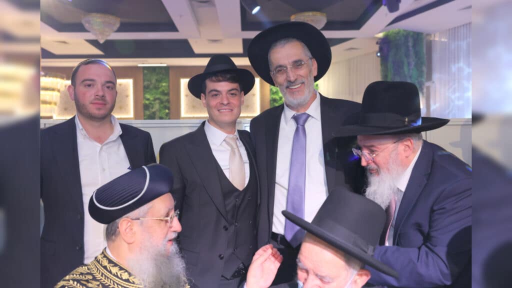 גלריה: שמחת הבר מצוה לנינו של הגאון רבי יצחק כהן
