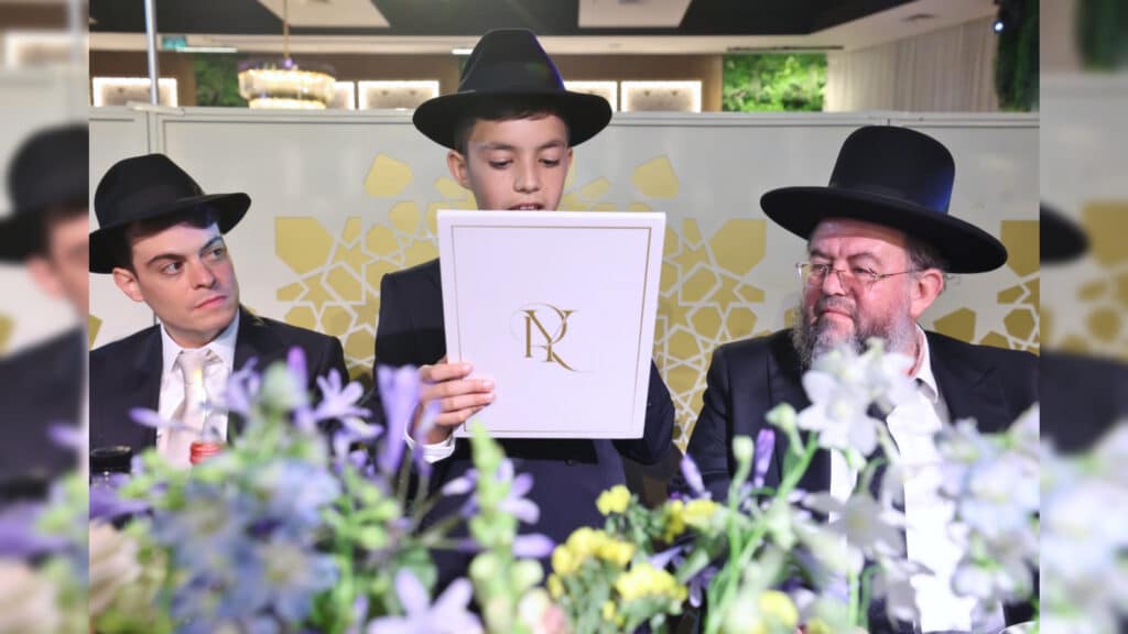 גלריה: שמחת הבר מצוה לנינו של הגאון רבי יצחק כהן