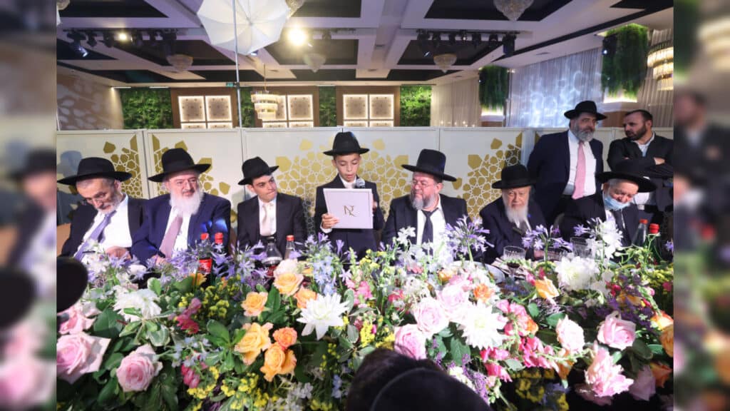 גלריה: שמחת הבר מצוה לנינו של הגאון רבי יצחק כהן