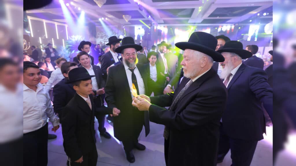 גלריה: שמחת הבר מצוה לנינו של הגאון רבי יצחק כהן