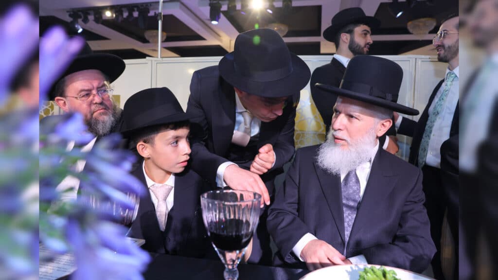 גלריה: שמחת הבר מצוה לנינו של הגאון רבי יצחק כהן