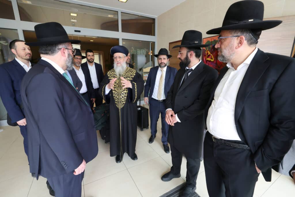 מסע הראשון לציון הגאון רבי דוד יוסף לחיזוק הקהילות באירופה‬
