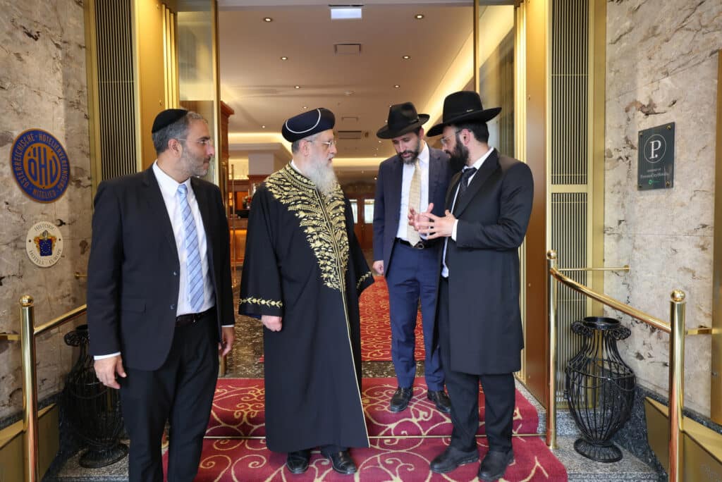 מסע הראשון לציון הגאון רבי דוד יוסף לחיזוק הקהילות באירופה‬