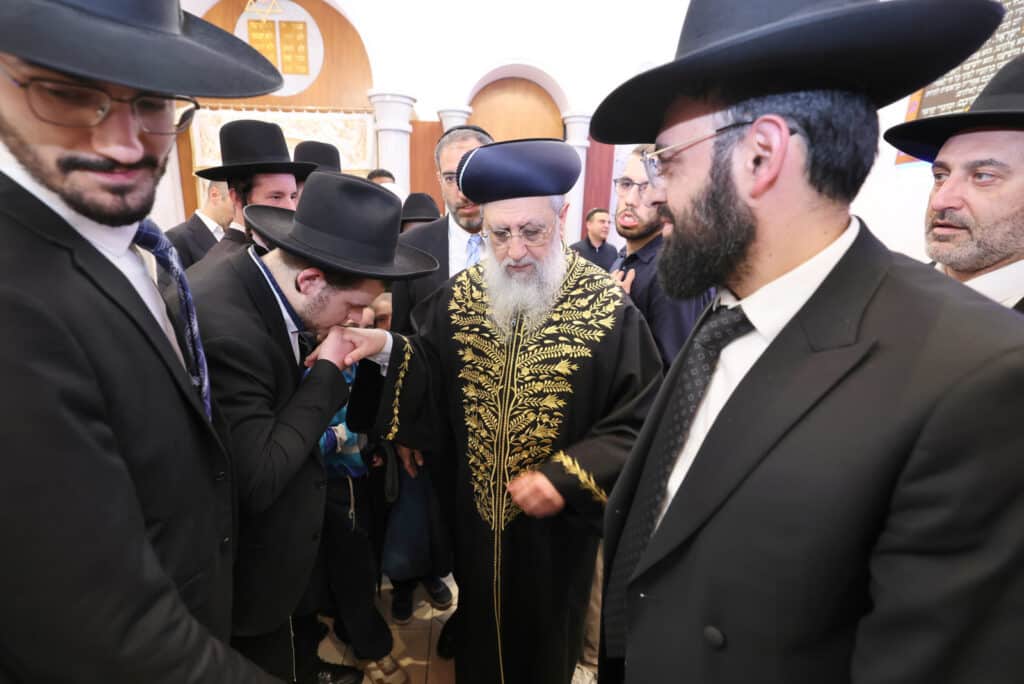 מסע הראשון לציון הגאון רבי דוד יוסף לחיזוק הקהילות באירופה‬