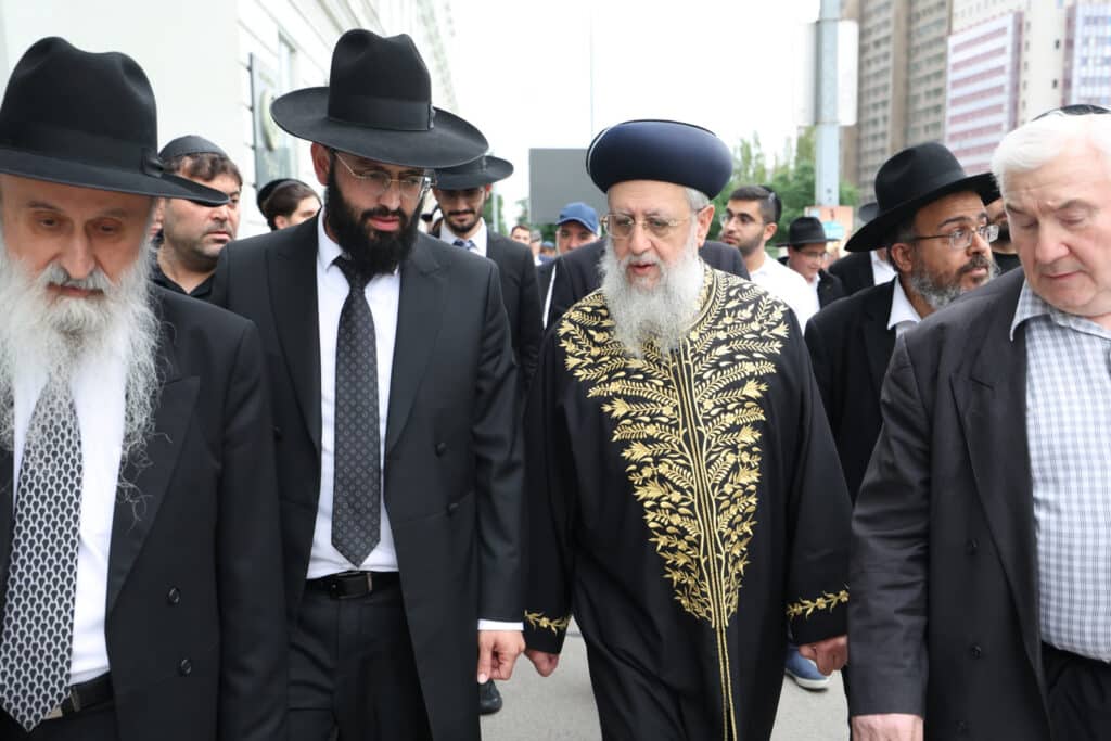 מסע הראשון לציון הגאון רבי דוד יוסף לחיזוק הקהילות באירופה‬