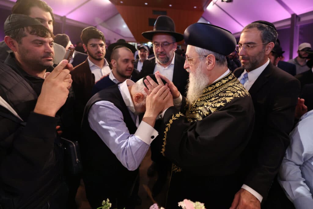 מסע הראשון לציון הגאון רבי דוד יוסף לחיזוק הקהילות באירופה‬