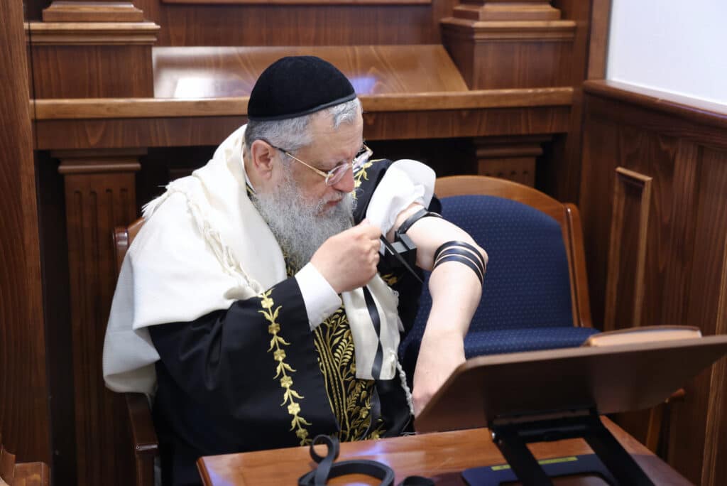 מסע הראשון לציון הגאון רבי דוד יוסף לחיזוק הקהילות באירופה‬