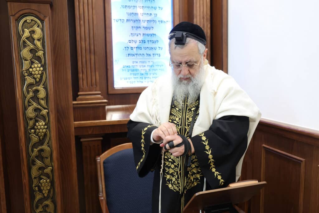 מסע הראשון לציון הגאון רבי דוד יוסף לחיזוק הקהילות באירופה‬