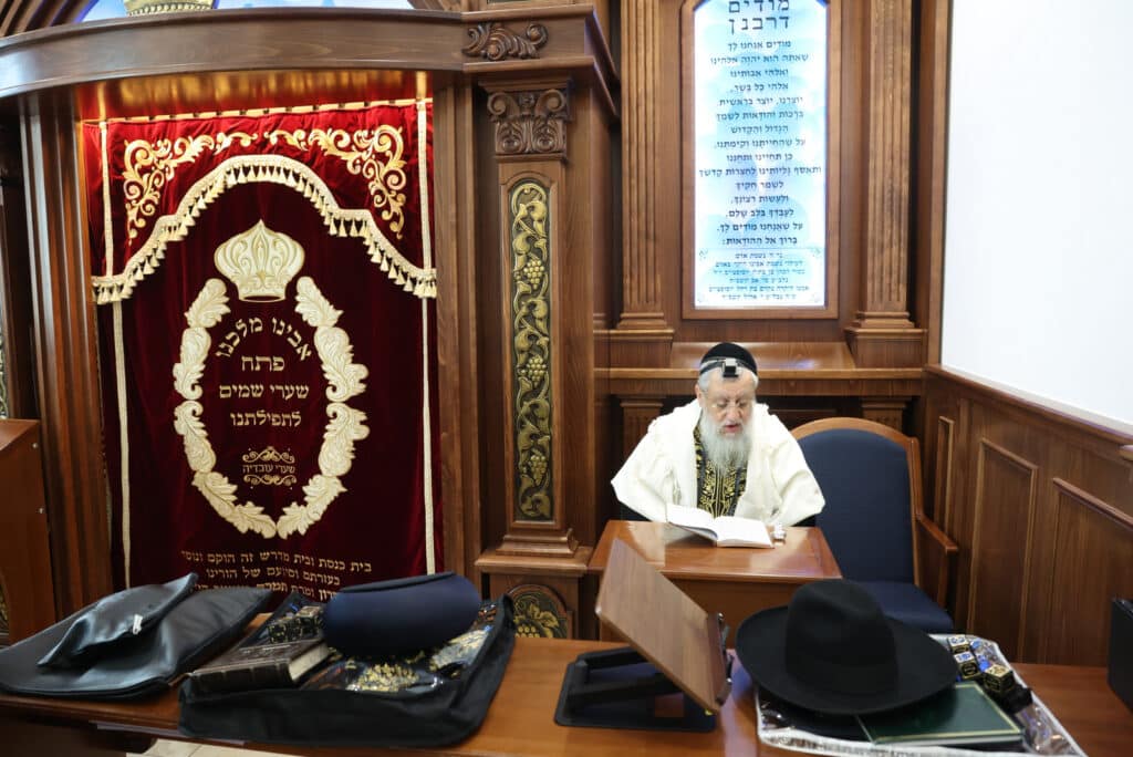 מסע הראשון לציון הגאון רבי דוד יוסף לחיזוק הקהילות באירופה‬
