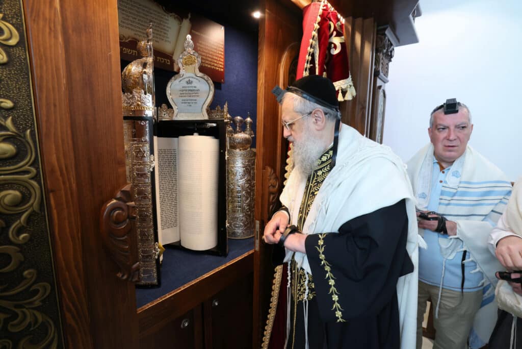 מסע הראשון לציון הגאון רבי דוד יוסף לחיזוק הקהילות באירופה‬