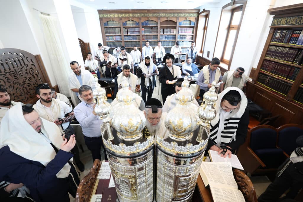 מסע הראשון לציון הגאון רבי דוד יוסף לחיזוק הקהילות באירופה‬
