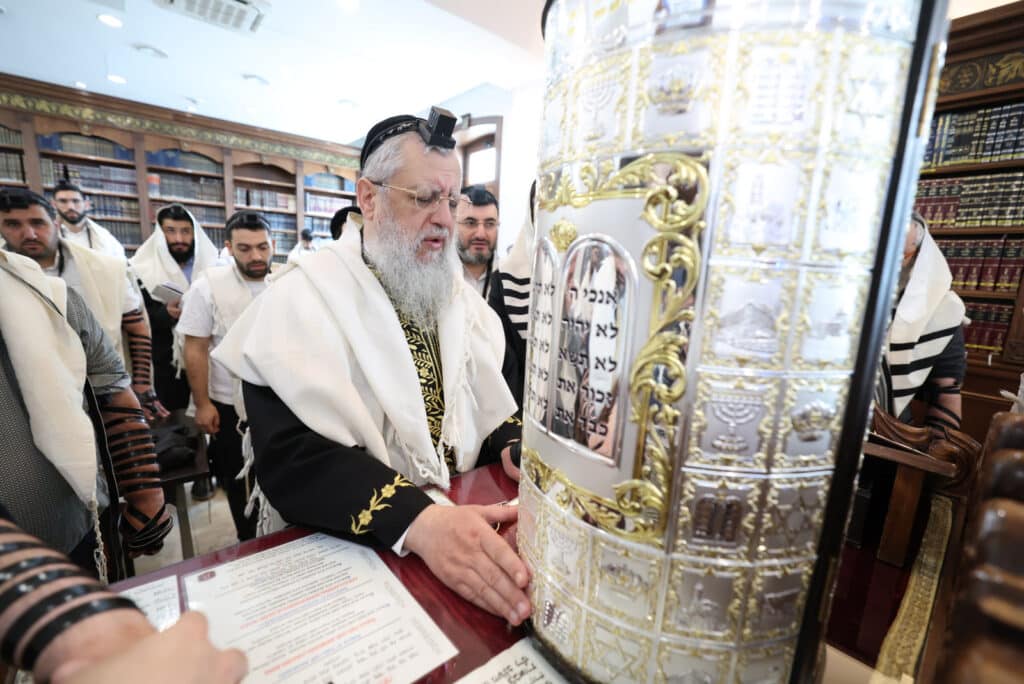 מסע הראשון לציון הגאון רבי דוד יוסף לחיזוק הקהילות באירופה‬