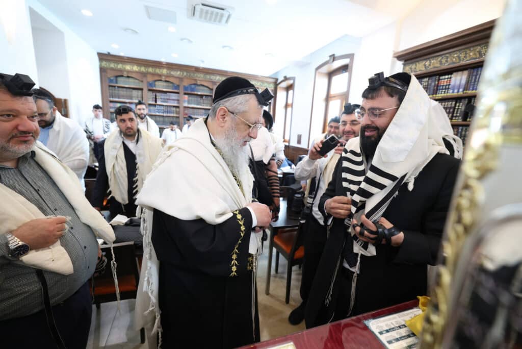 מסע הראשון לציון הגאון רבי דוד יוסף לחיזוק הקהילות באירופה‬