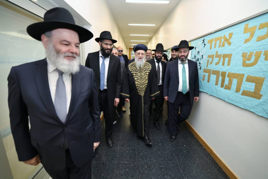 מסע הראשון לציון הגאון רבי דוד יוסף לחיזוק הקהילות באירופה‬