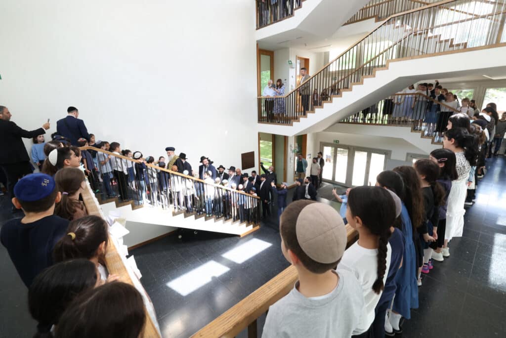 מסע הראשון לציון הגאון רבי דוד יוסף לחיזוק הקהילות באירופה‬