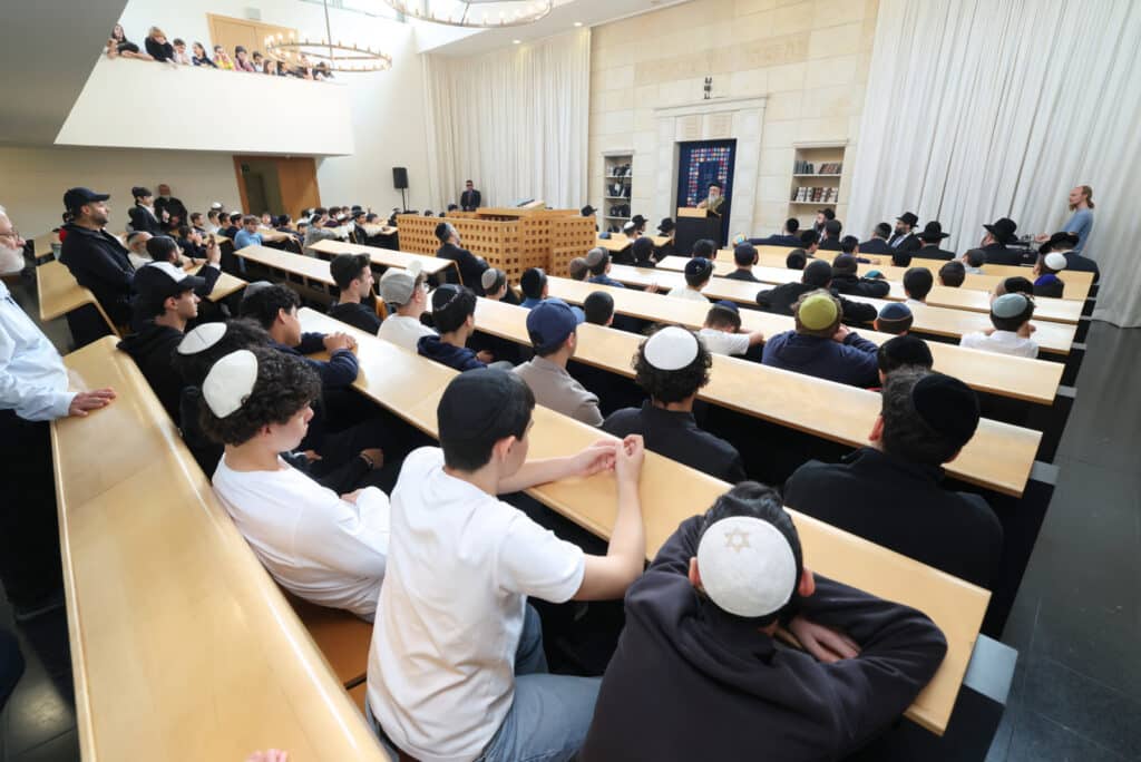מסע הראשון לציון הגאון רבי דוד יוסף לחיזוק הקהילות באירופה‬