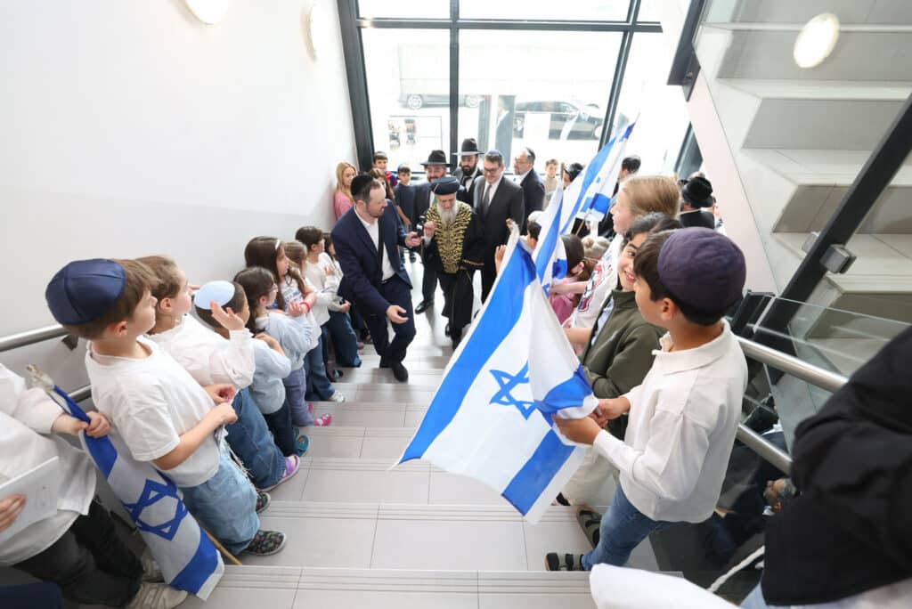 מסע הראשון לציון הגאון רבי דוד יוסף לחיזוק הקהילות באירופה‬