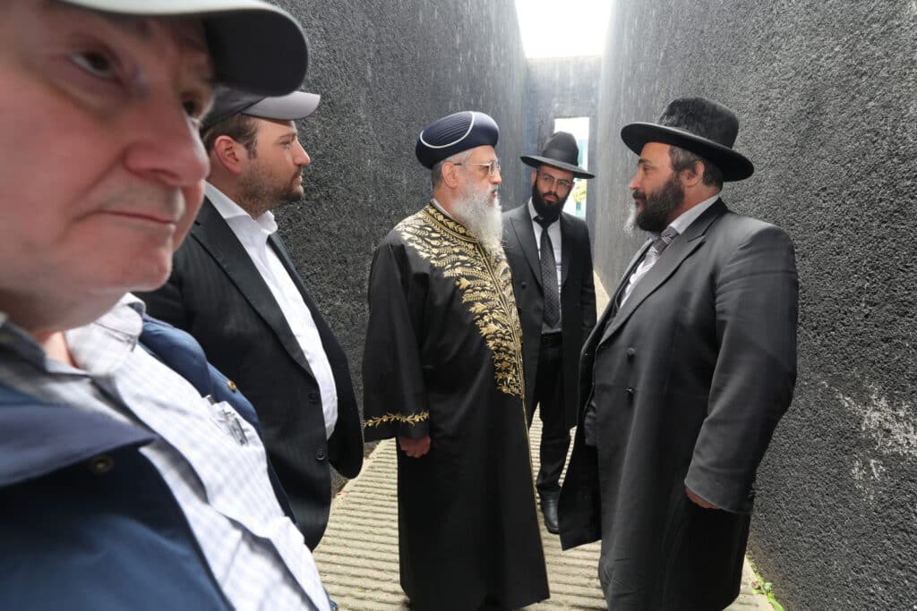 מסע הראשון לציון הגאון רבי דוד יוסף לחיזוק הקהילות באירופה‬