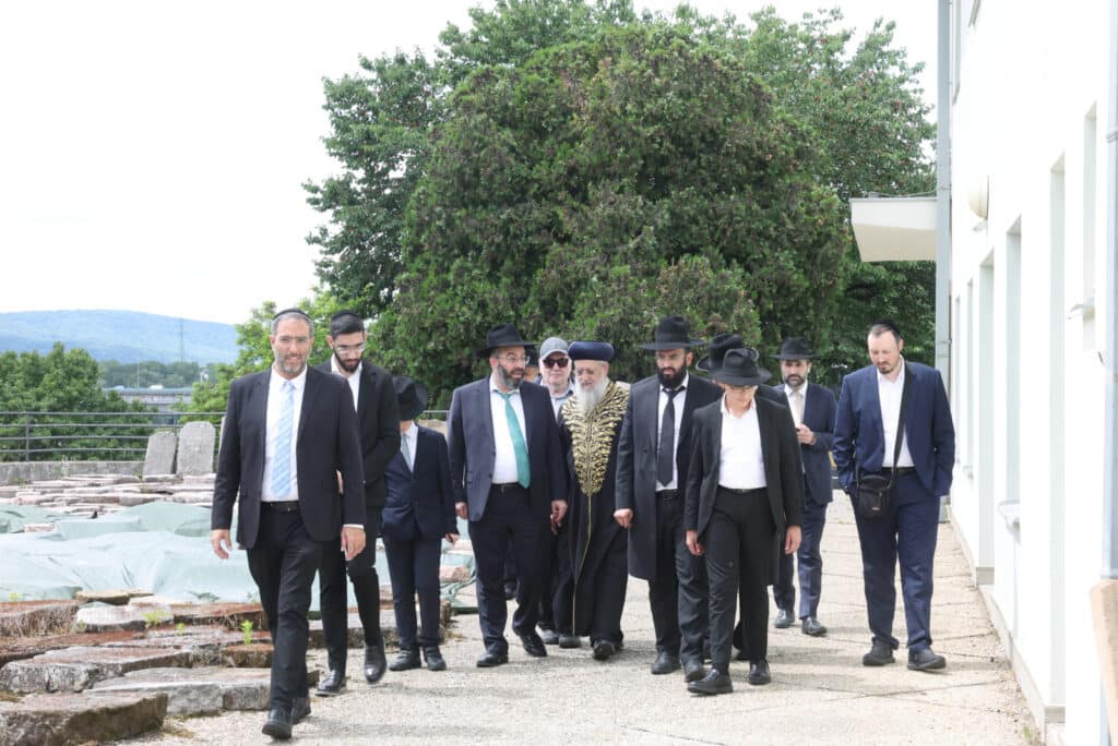 מסע הראשון לציון הגאון רבי דוד יוסף לחיזוק הקהילות באירופה‬
