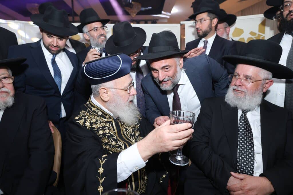 גלריית ענק: שמחת החתונה לנכדתם של הראשונים לציון