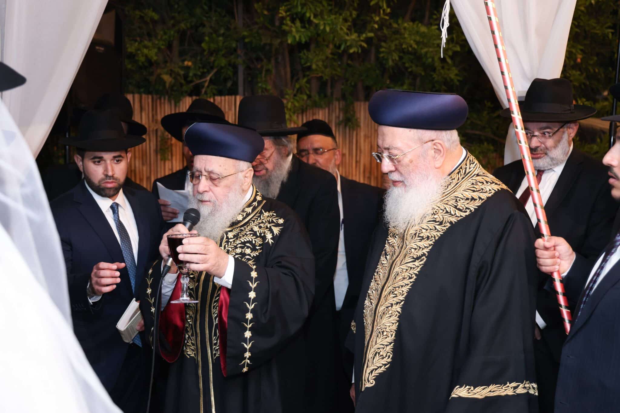 גלריית ענק: שמחת החתונה לנכדתם של הראשונים לציון