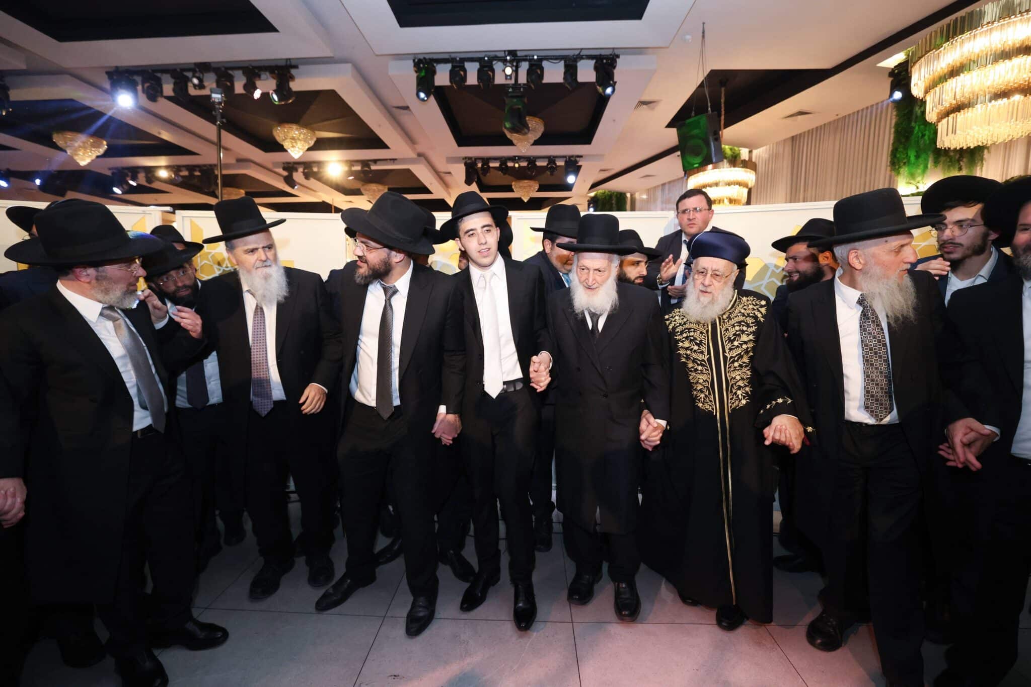 גלריית ענק: שמחת החתונה לנכדתם של הראשונים לציון