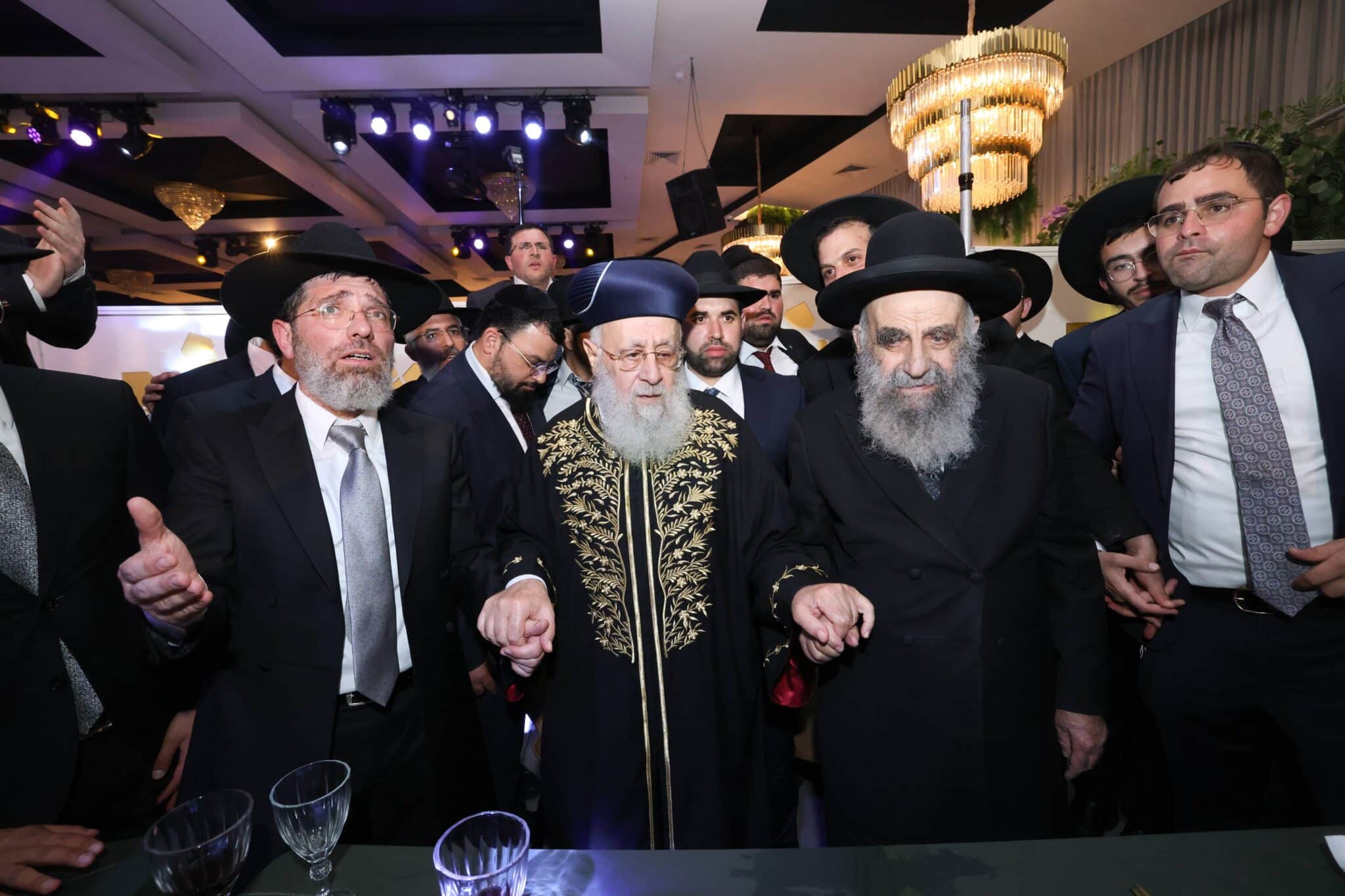 גלריית ענק: שמחת החתונה לנכדתם של הראשונים לציון