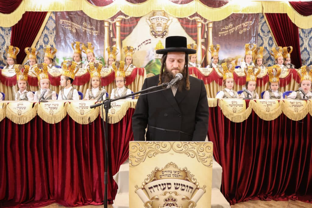 אבות ובנים: בתלמוד תורה 'זרע קודש' חגגו 'חומש סעודה'
