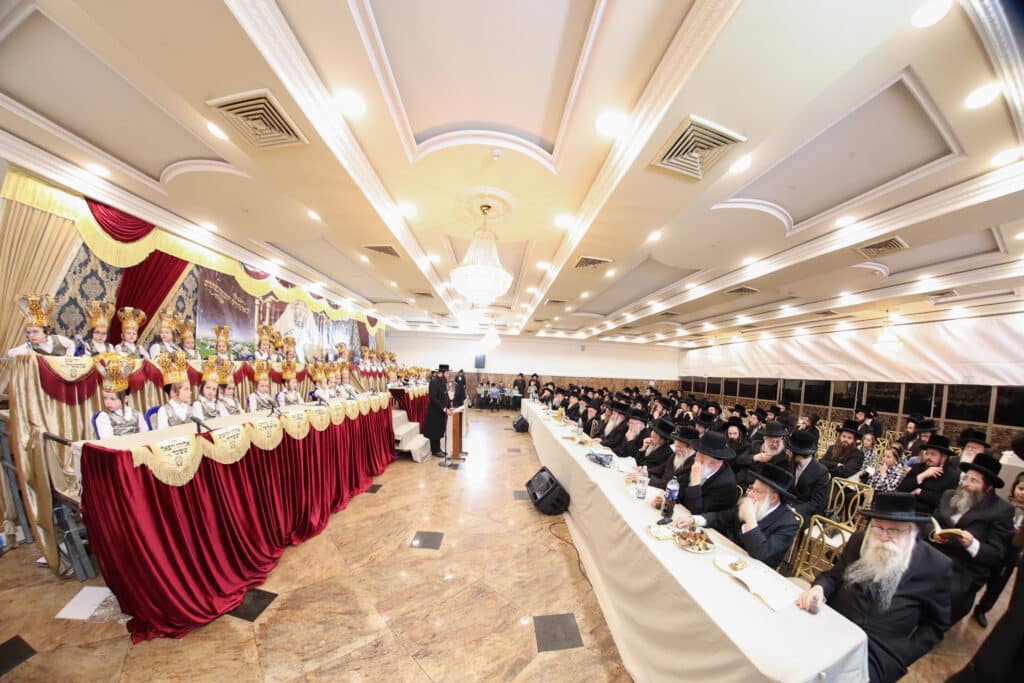 אבות ובנים: בתלמוד תורה 'זרע קודש' חגגו 'חומש סעודה'