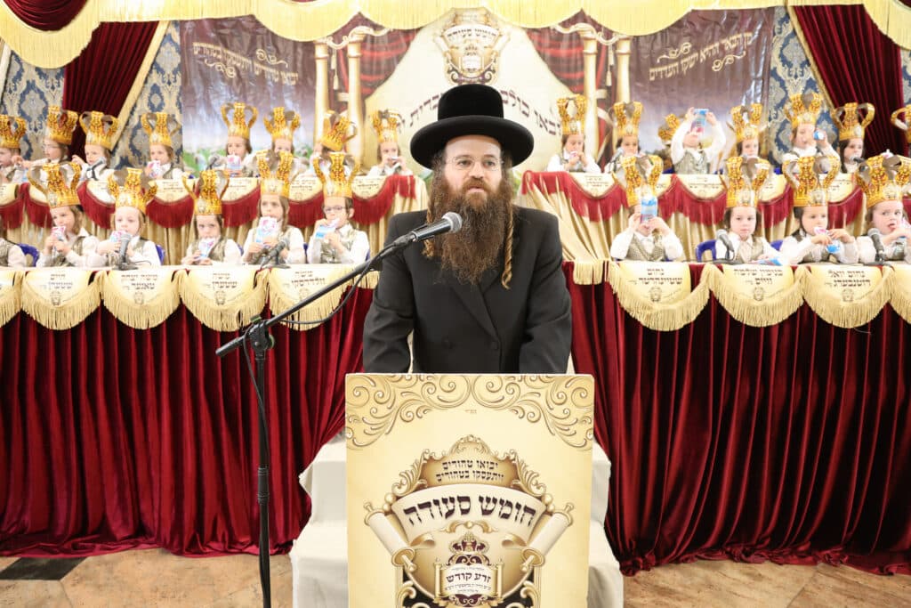 אבות ובנים: בתלמוד תורה 'זרע קודש' חגגו 'חומש סעודה'