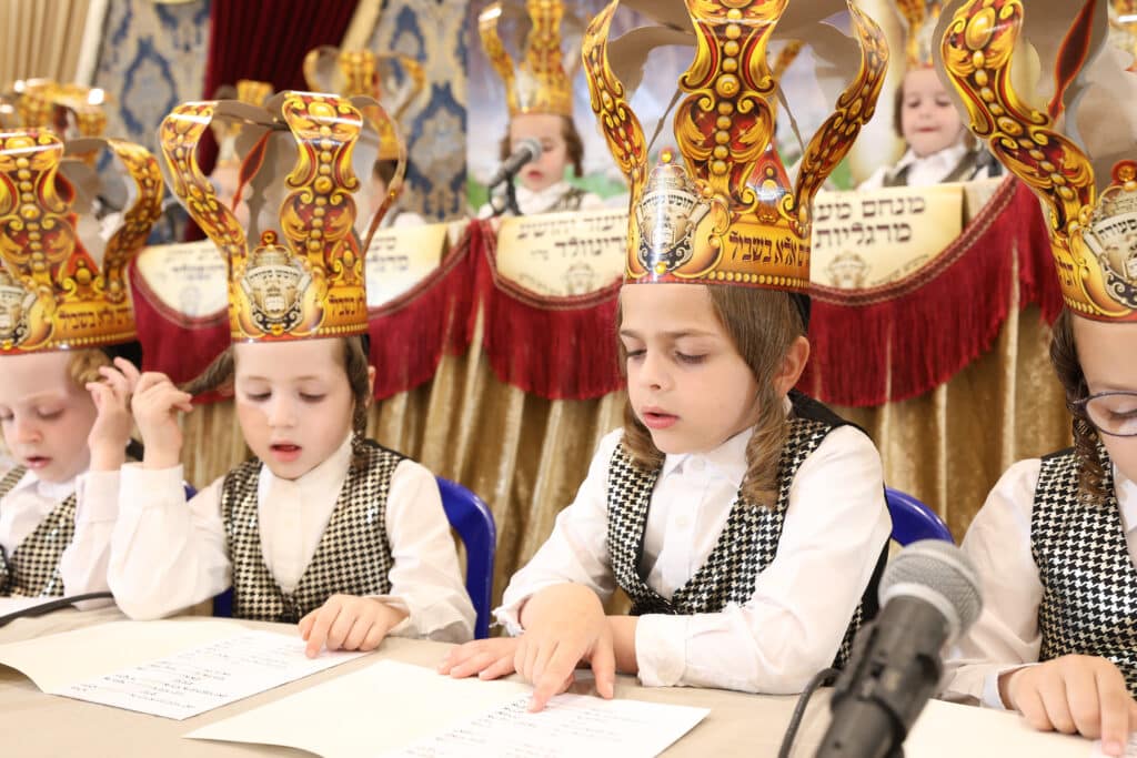 אבות ובנים: בתלמוד תורה 'זרע קודש' חגגו 'חומש סעודה'