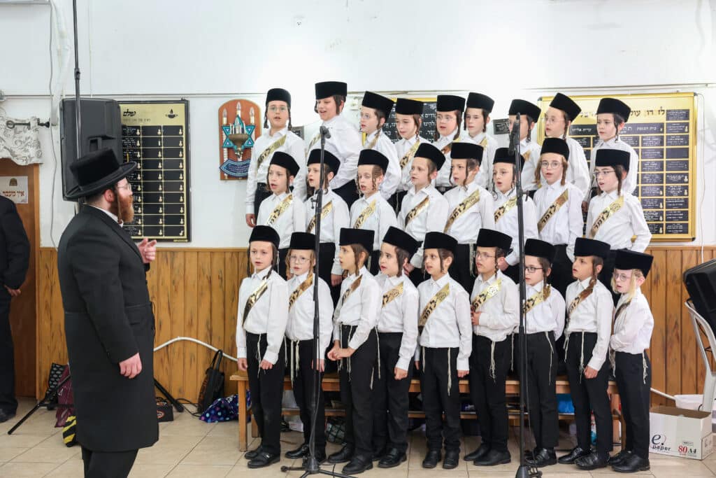 גלריה: מעמד החומש סעודה לילדי תלמוד תורה 'דרכי אבות'