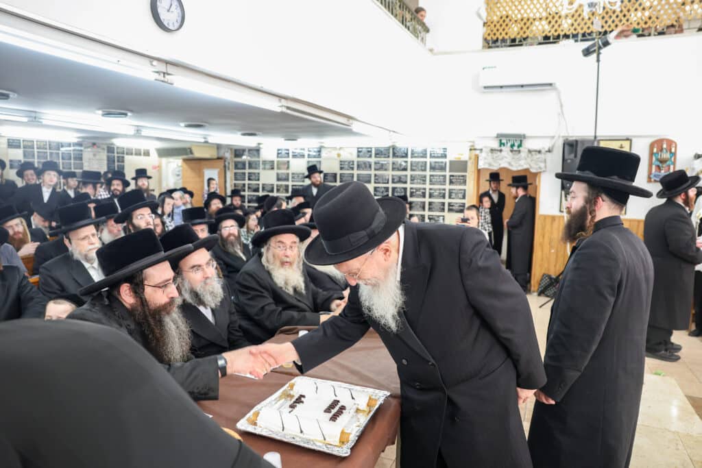גלריה: מעמד החומש סעודה לילדי תלמוד תורה 'דרכי אבות'