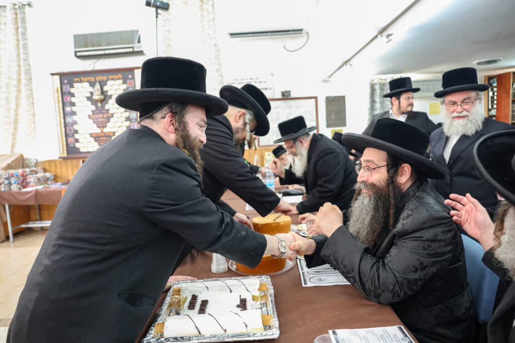גלריה: מעמד החומש סעודה לילדי תלמוד תורה 'דרכי אבות'