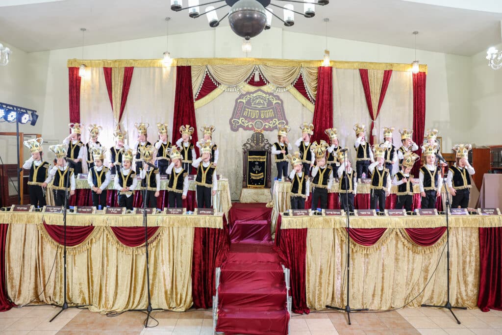 גלריה: מעמד החומש סעודה לילדי תלמוד תורה 'דרכי אבות'