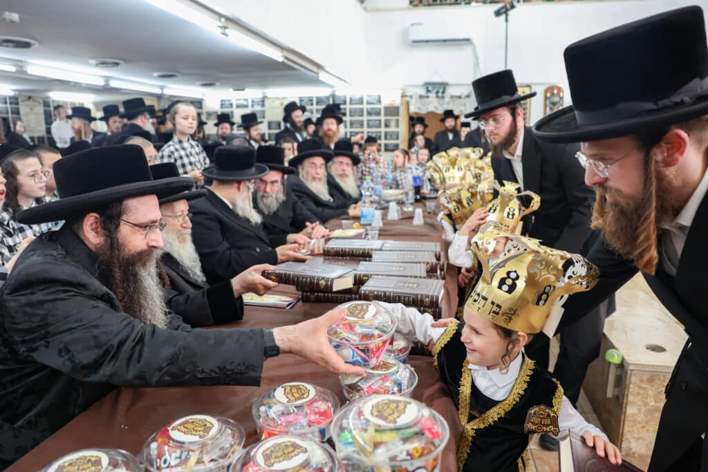 גלריה: מעמד החומש סעודה לילדי תלמוד תורה 'דרכי אבות'
