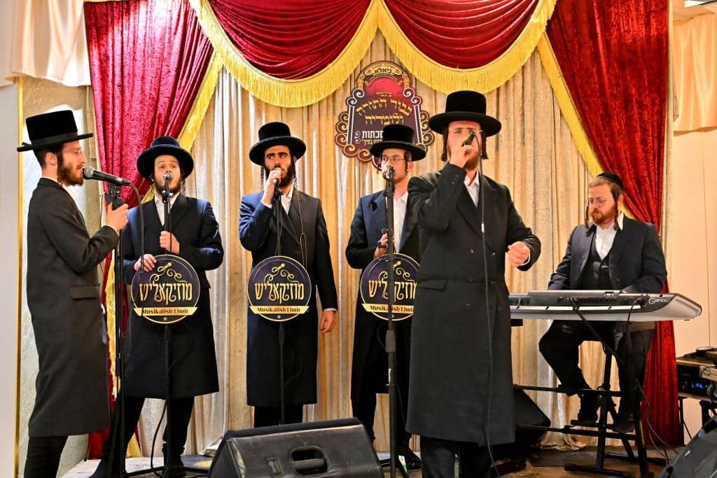 גלריה: המעמד בביאלא והסיפור המרגש של האדמו"ר
