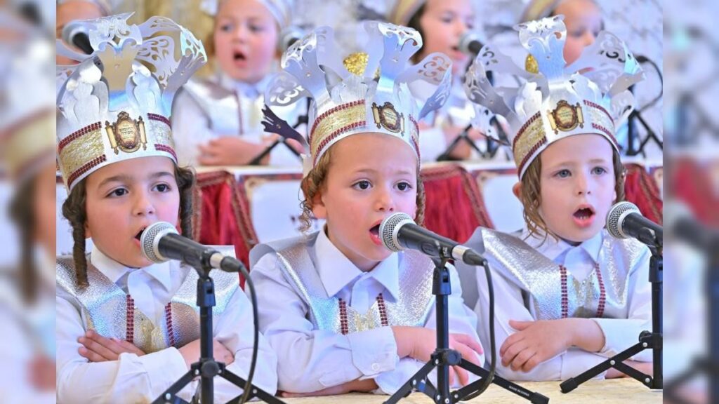 מסיבת החומש בת"ת כלל חסידי "דברי יחזקאל" בבית שמש