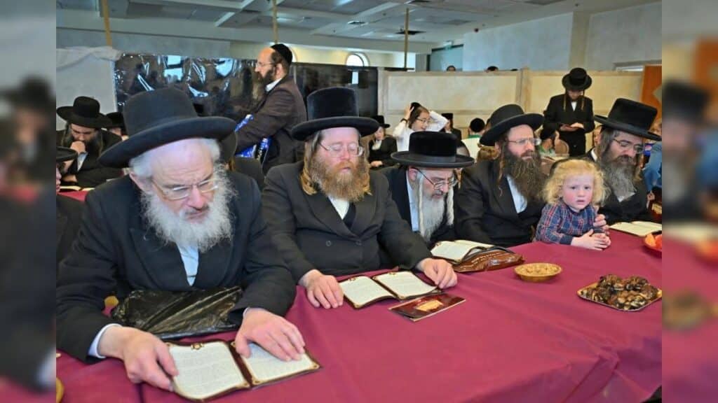 מסיבת החומש בת"ת כלל חסידי "דברי יחזקאל" בבית שמש