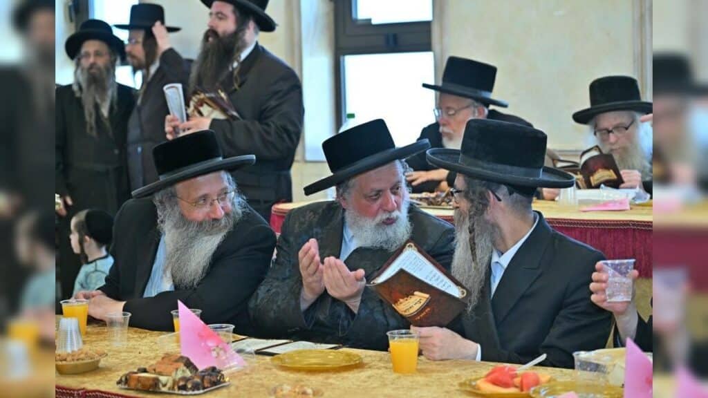 מסיבת החומש בת"ת כלל חסידי "דברי יחזקאל" בבית שמש