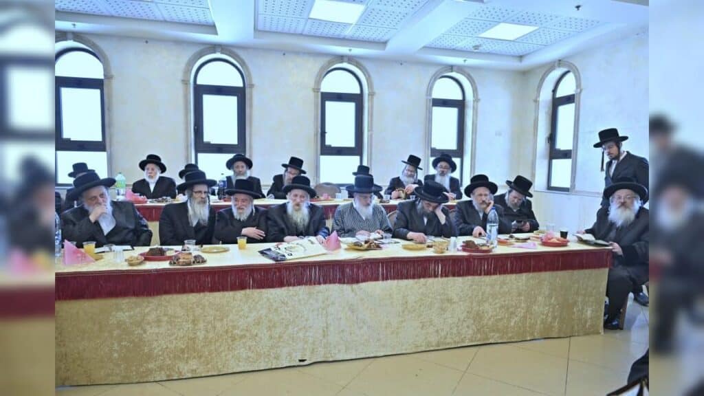 מסיבת החומש בת"ת כלל חסידי "דברי יחזקאל" בבית שמש