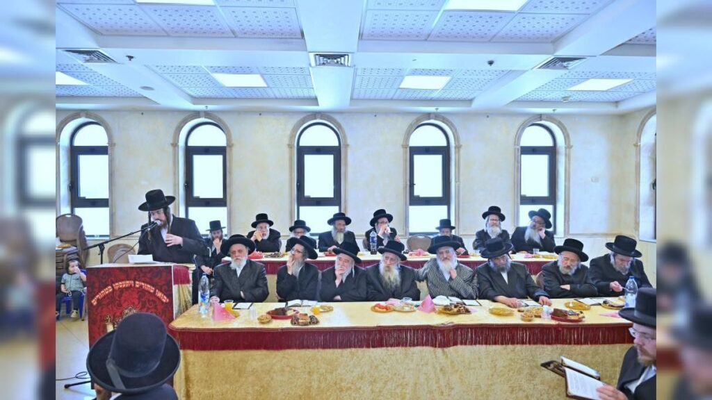 מסיבת החומש בת"ת כלל חסידי "דברי יחזקאל" בבית שמש