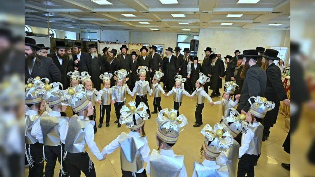 מסיבת החומש בת"ת כלל חסידי "דברי יחזקאל" בבית שמש