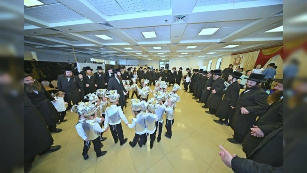מסיבת החומש בת"ת כלל חסידי "דברי יחזקאל" בבית שמש