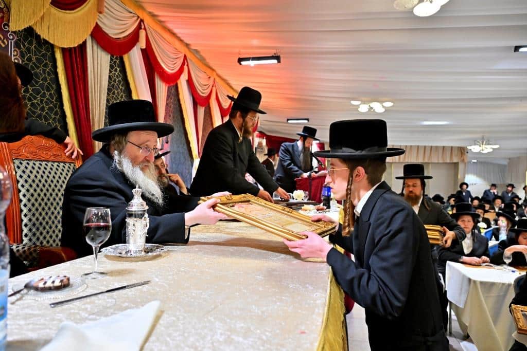 גלריה: המעמד בביאלא והסיפור המרגש של האדמו"ר