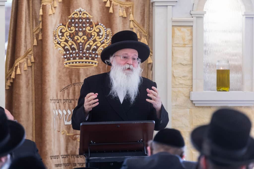 המשפיע הגה"צ רבי אהרן טויסיג בציון הרה"ק מראדאשיץ בפולין