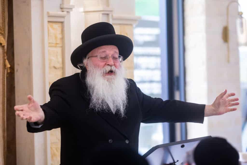 המשפיע הגה"צ רבי אהרן טויסיג בציון הרה"ק מראדאשיץ בפולין