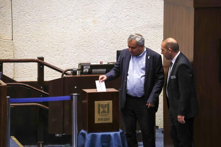 אחרי הדרמה ושני סיבובים: הישג לנתניהו – ראבילו נבחר
