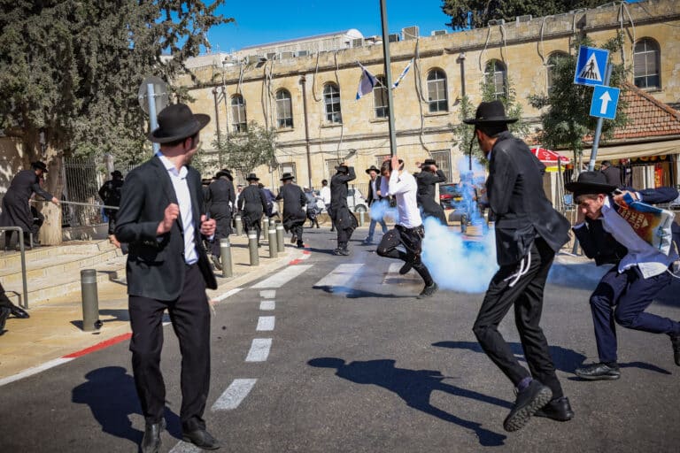 החל הליך ההסגרה: עצורי פרשת